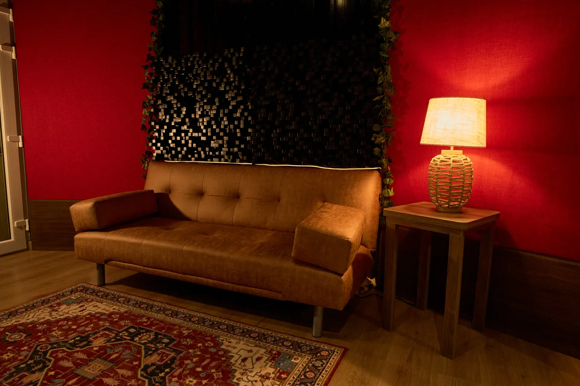 El sofá de la sala de control